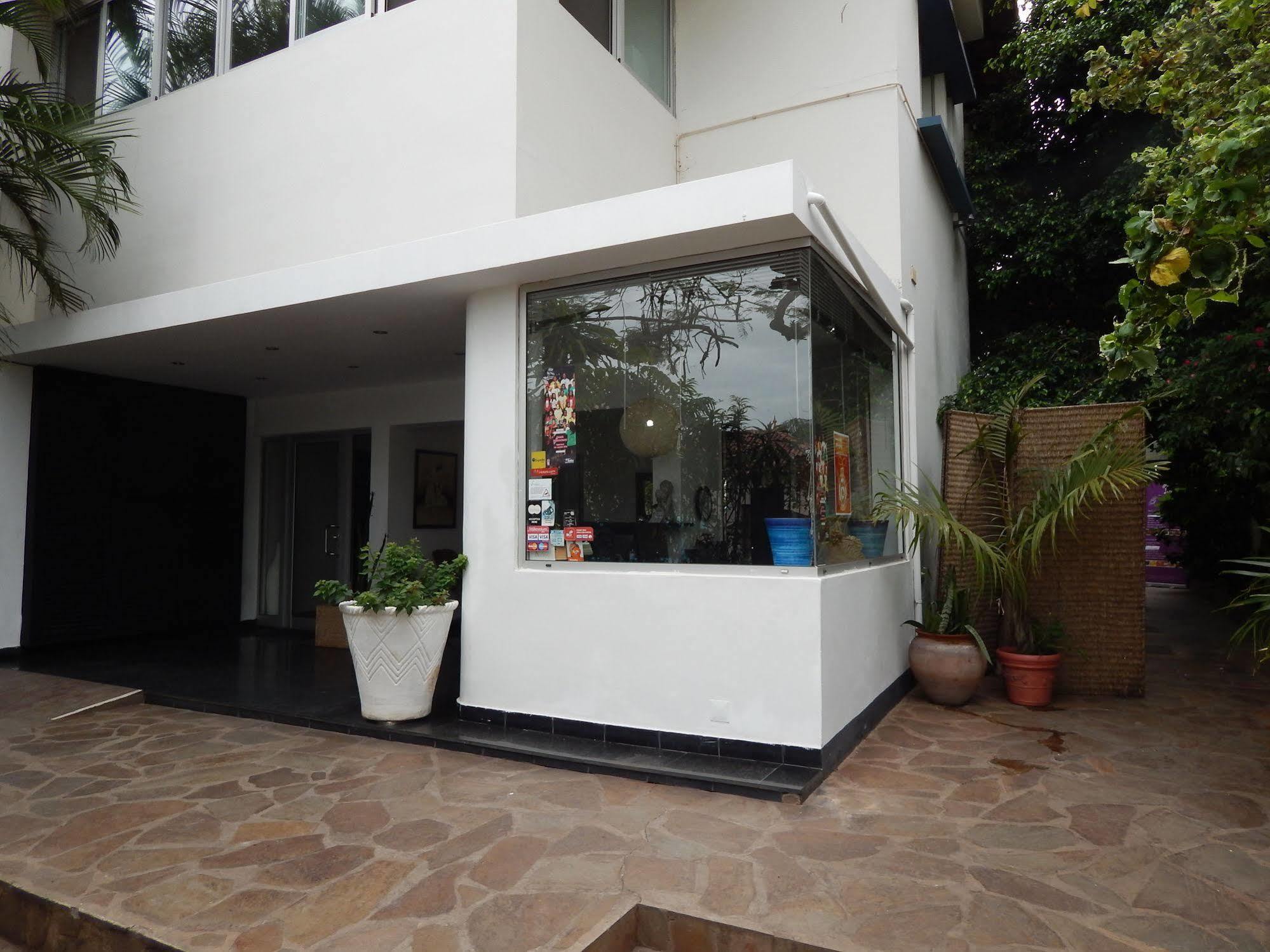 Jacaranda Guesthouse Мапуто Екстериор снимка